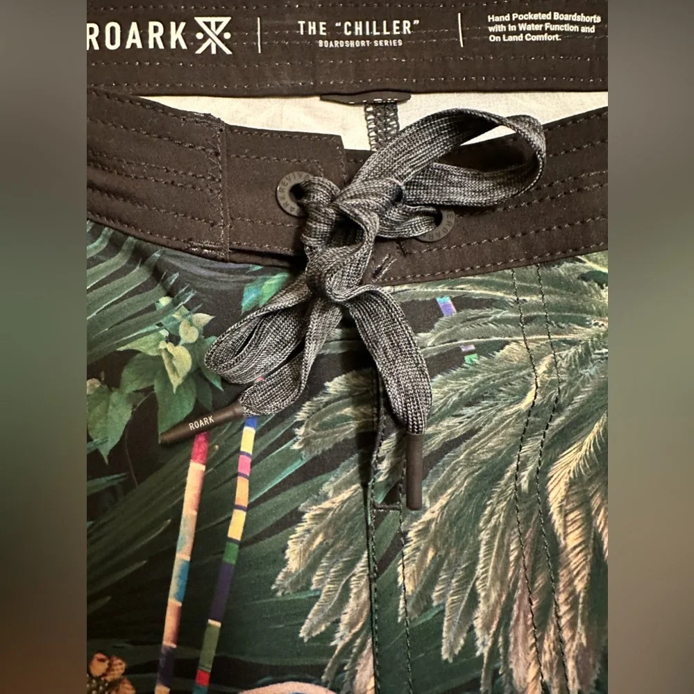 Roark Board Shorts  Men Chiller Jardin Oasis Polyester Blend Size 36